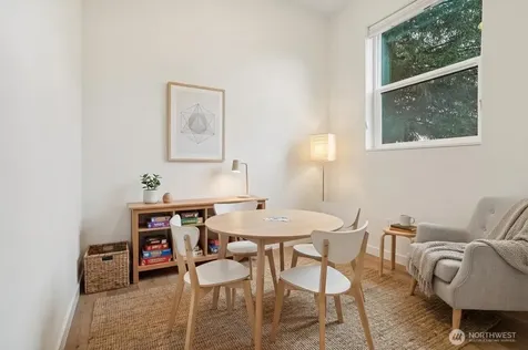 12332 38th Avenue NE Seattle WA 98125