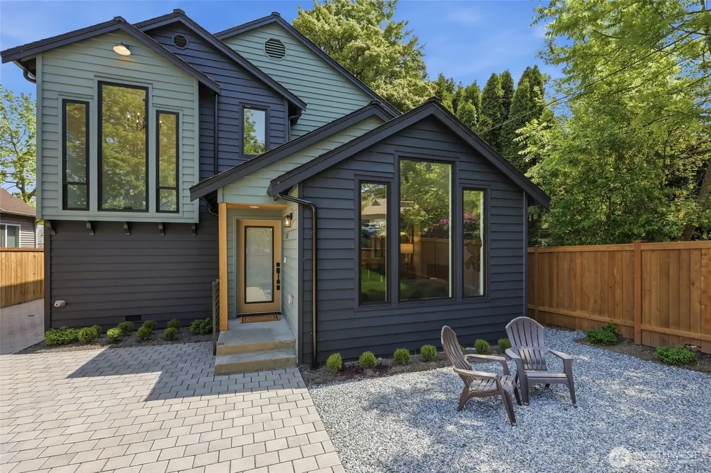 12562 17th Avenue NE Seattle WA 98125