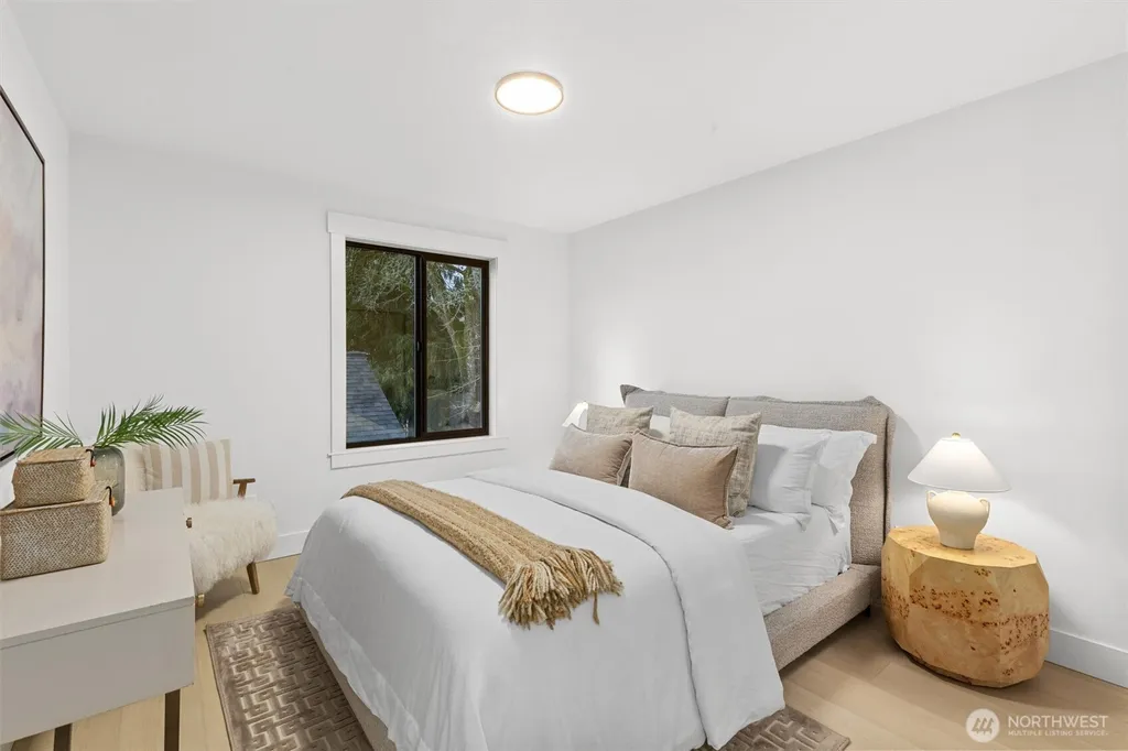12562 17th Avenue NE Seattle WA 98125