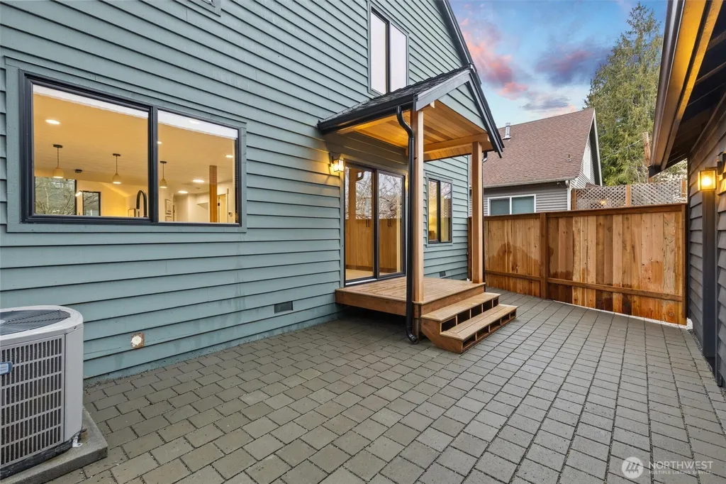 12562 17th Avenue NE Seattle WA 98125