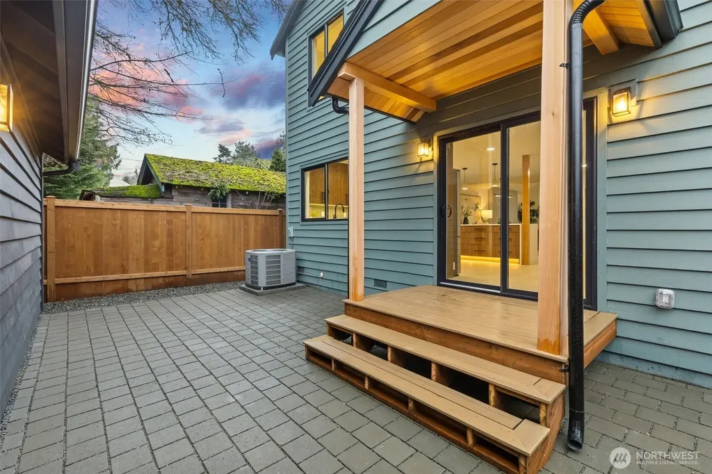 12562 17th Avenue NE Seattle WA 98125