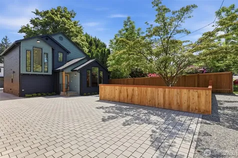 12562 17th Avenue NE Seattle WA 98125