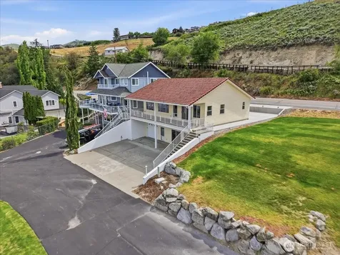 1496 S Lakeshore Road Chelan WA 98816
