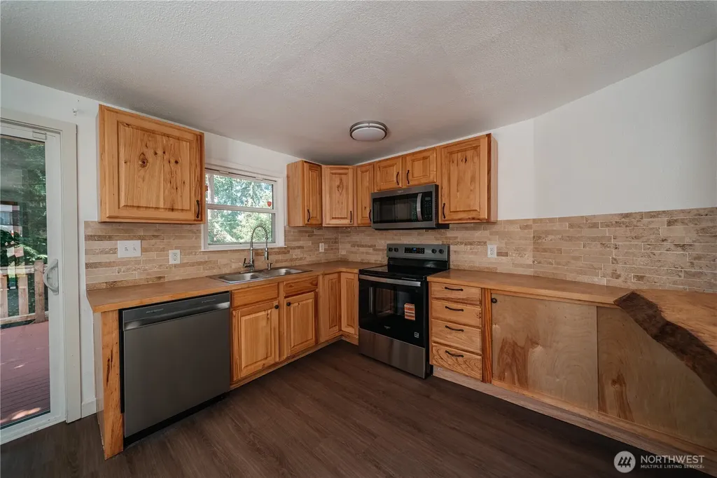 24251 26th Place S Des Moines WA 98198