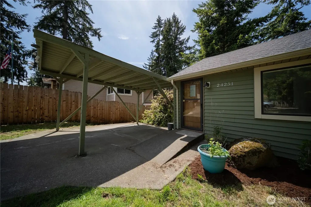 24251 26th Place S Des Moines WA 98198