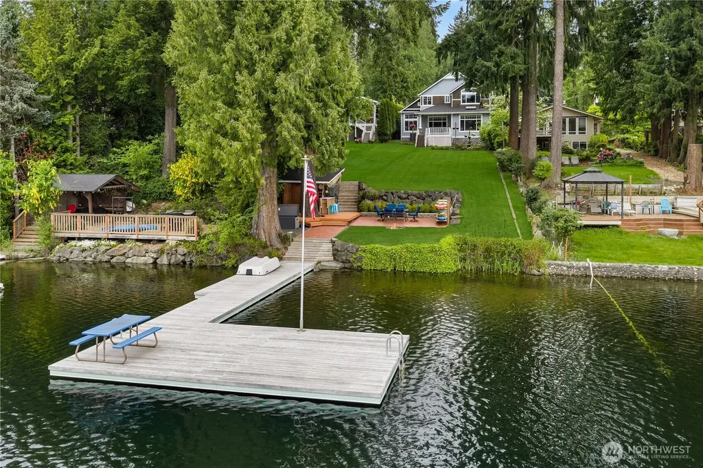 21827 SE 20th Street Sammamish WA 98075