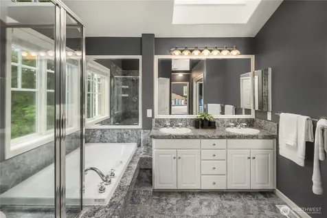 21827 SE 20th Street Sammamish WA 98075