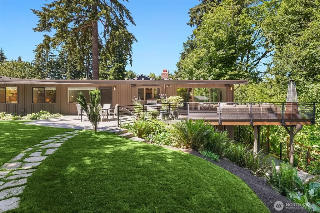 3600 86th Avenue SE Mercer Island WA 98040