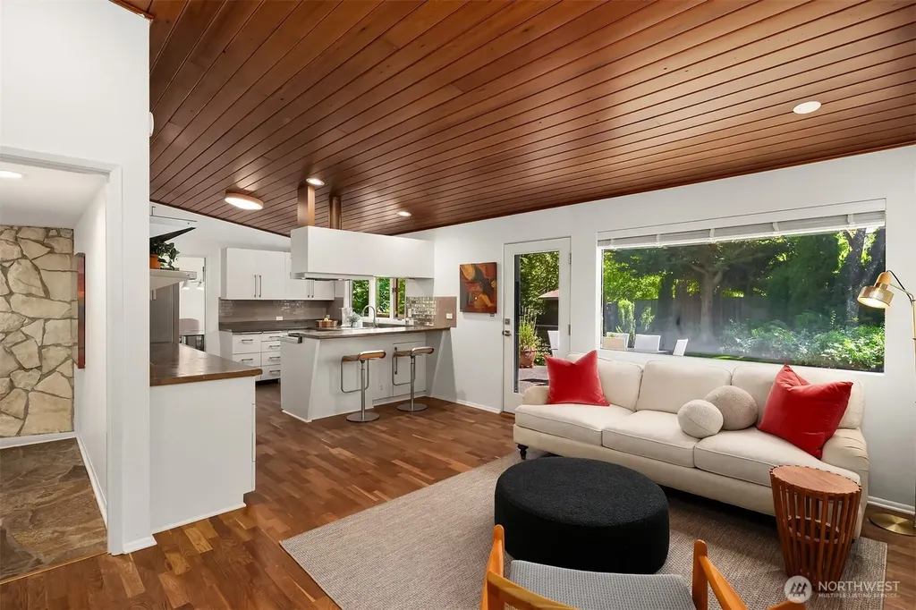 3600 86th Avenue SE Mercer Island WA 98040