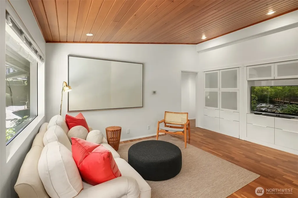 3600 86th Avenue SE Mercer Island WA 98040