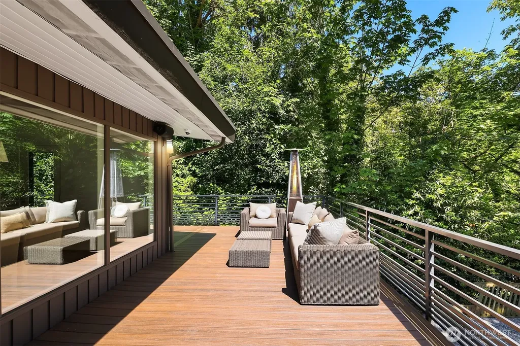 3600 86th Avenue SE Mercer Island WA 98040