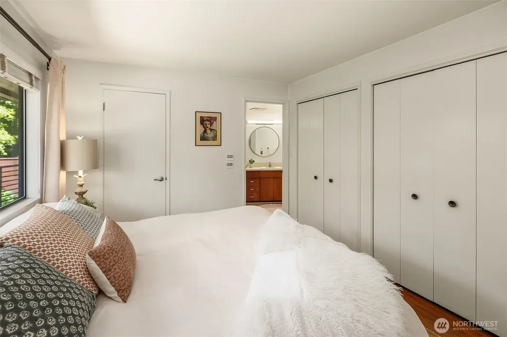 3600 86th Avenue SE Mercer Island WA 98040