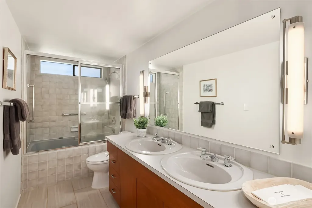 3600 86th Avenue SE Mercer Island WA 98040