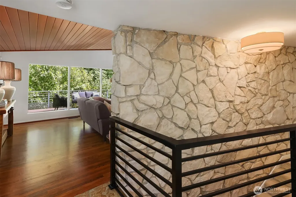 3600 86th Avenue SE Mercer Island WA 98040