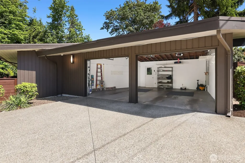 3600 86th Avenue SE Mercer Island WA 98040