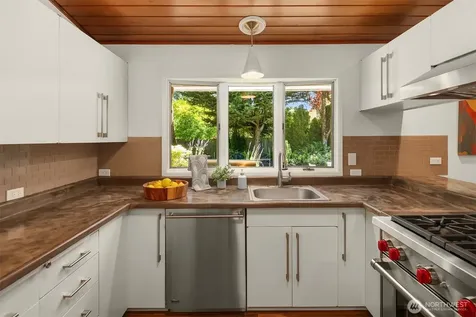 3600 86th Avenue SE Mercer Island WA 98040