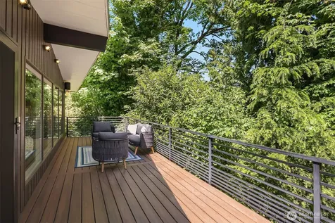 3600 86th Avenue SE Mercer Island WA 98040