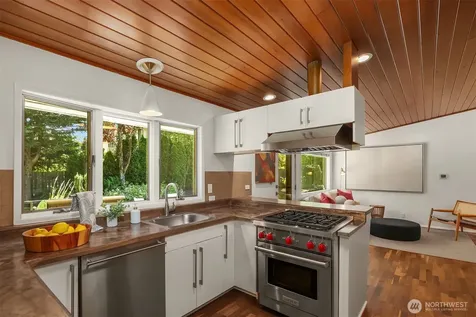 3600 86th Avenue SE Mercer Island WA 98040