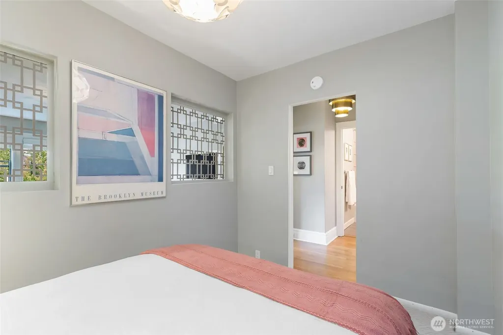 1136 13th Avenue Seattle WA 98122