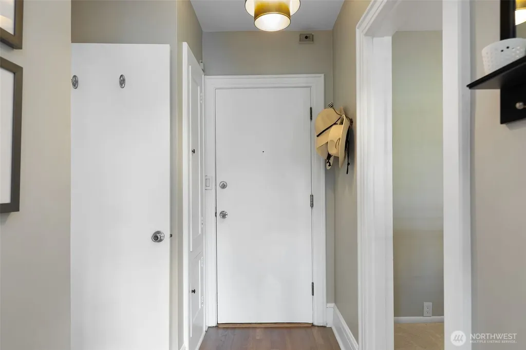 1136 13th Avenue Seattle WA 98122