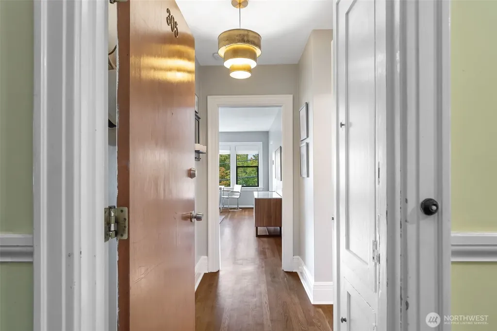 1136 13th Avenue Seattle WA 98122