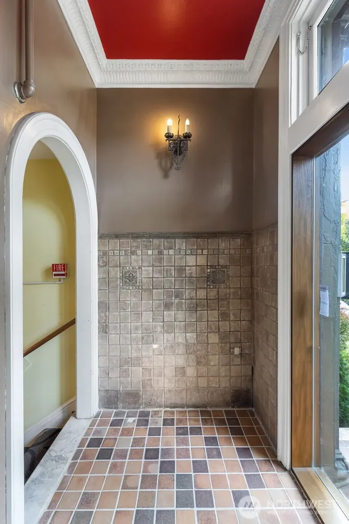 1136 13th Avenue Seattle WA 98122