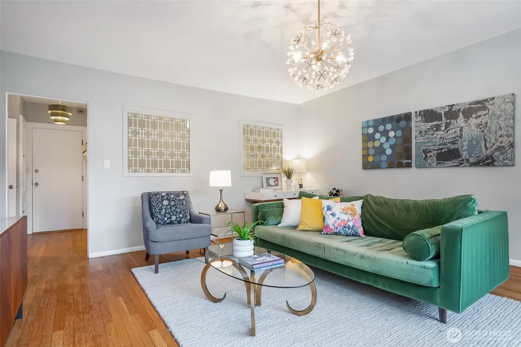 1136 13th Avenue Seattle WA 98122