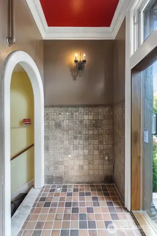1136 13th Avenue Seattle WA 98122
