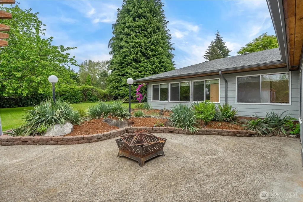 2911 Elwood Drive W Tacoma WA 98466