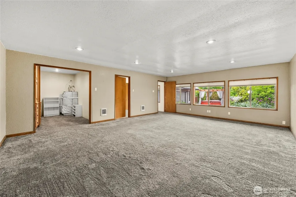 2911 Elwood Drive W Tacoma WA 98466