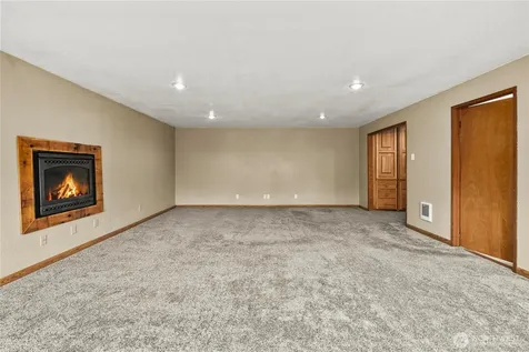 2911 Elwood Drive W Tacoma WA 98466