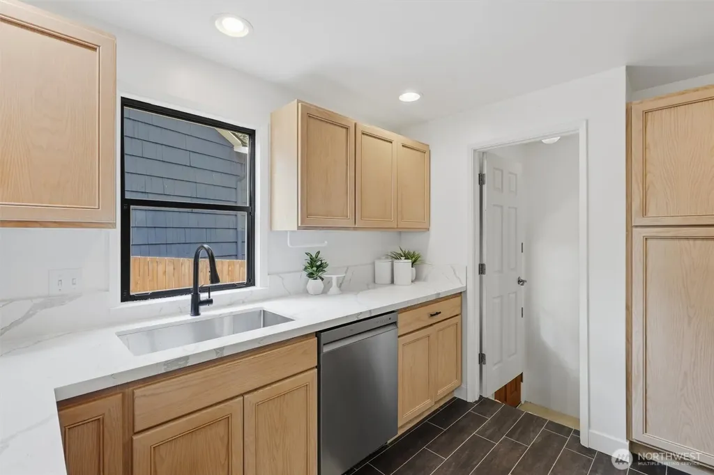 4076 NE 87th Street Seattle WA 98115