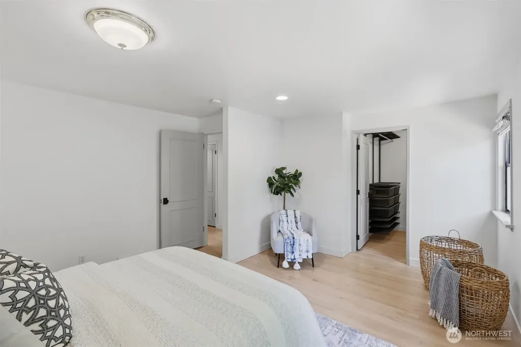 4076 NE 87th Street Seattle WA 98115