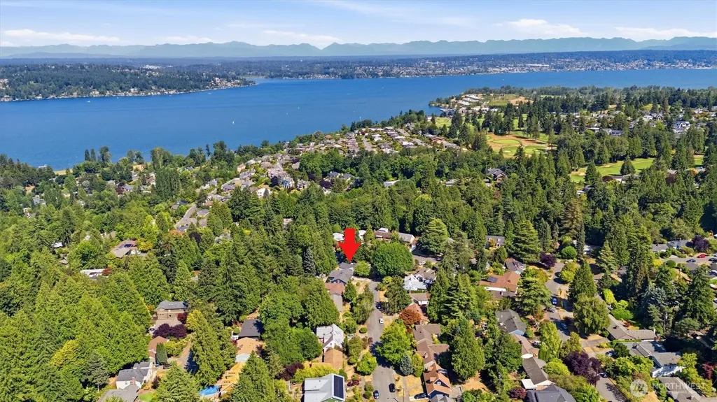 4076 NE 87th Street Seattle WA 98115