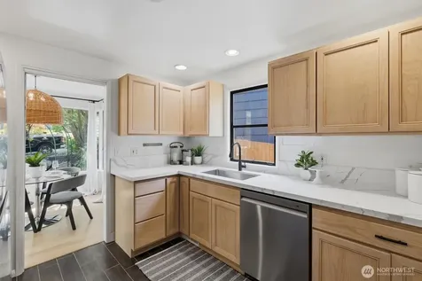 4076 NE 87th Street Seattle WA 98115