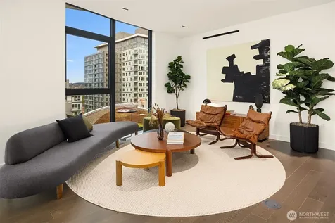 838 Avenue Square NE Bellevue WA 98004
