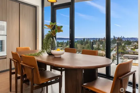 838 Avenue Square NE Bellevue WA 98004