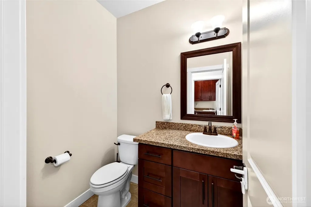 12111 Maxvale Hill Court SE Yelm WA 98597