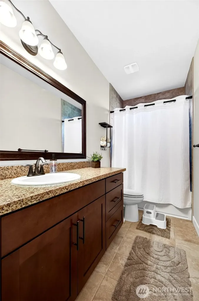 12111 Maxvale Hill Court SE Yelm WA 98597