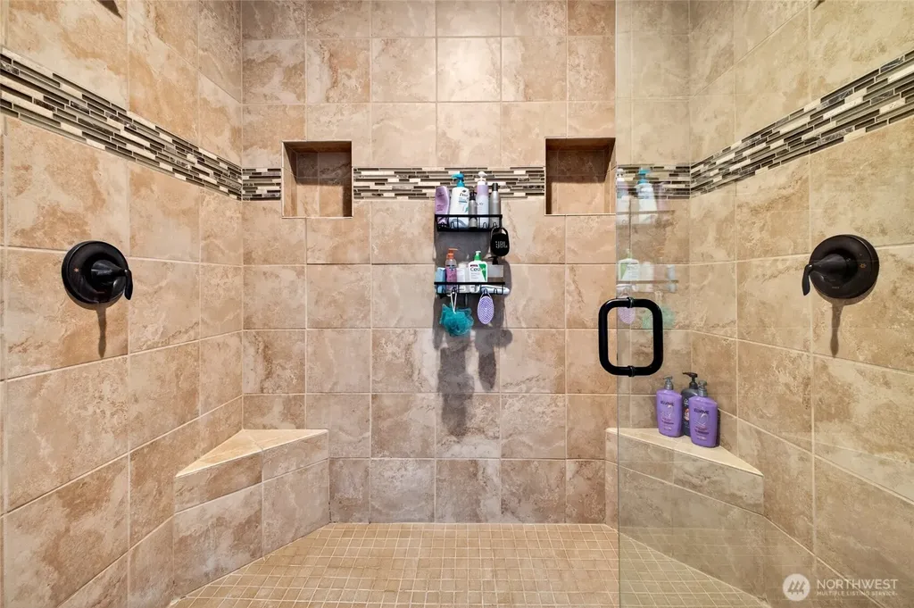 12111 Maxvale Hill Court SE Yelm WA 98597