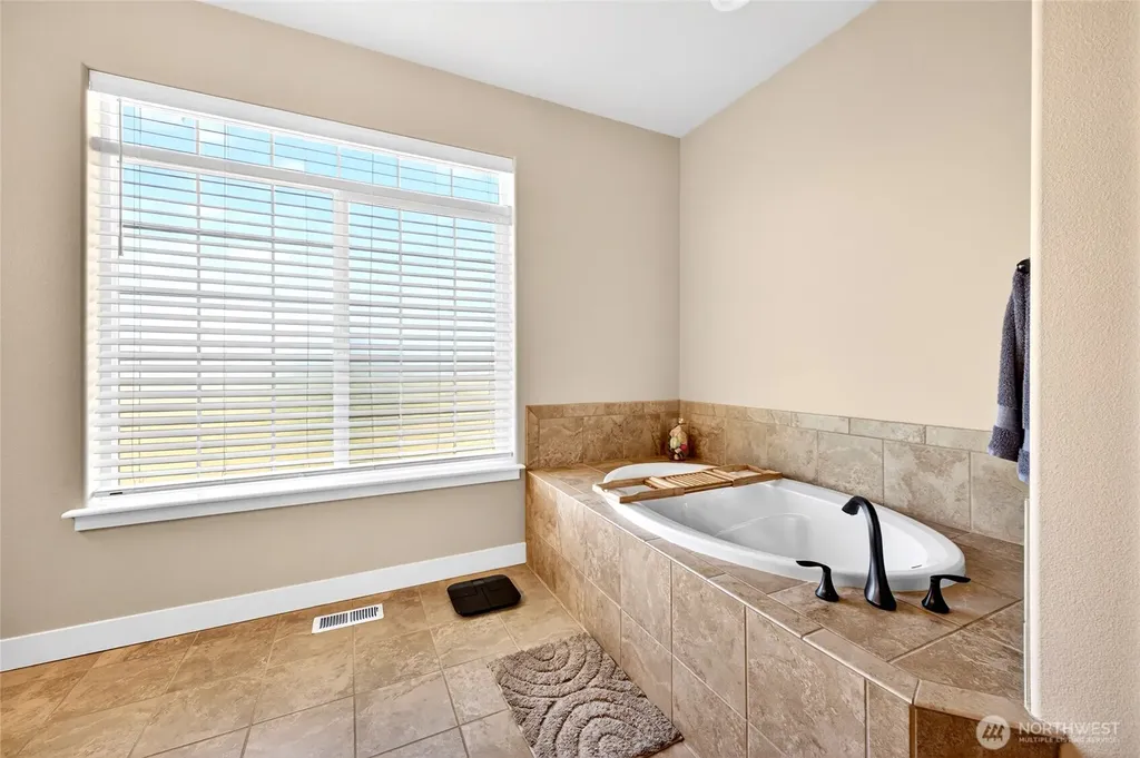 12111 Maxvale Hill Court SE Yelm WA 98597