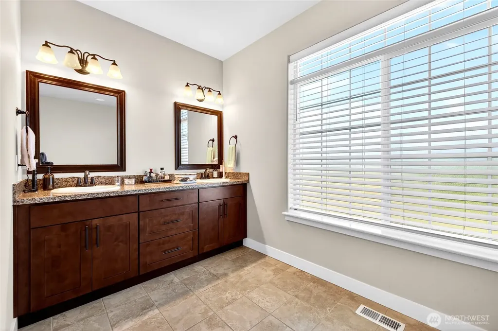 12111 Maxvale Hill Court SE Yelm WA 98597