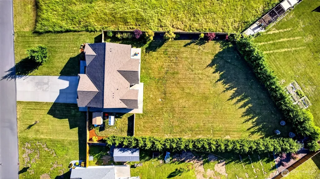 12111 Maxvale Hill Court SE Yelm WA 98597