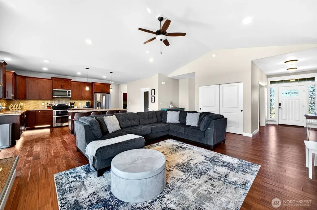 12111 Maxvale Hill Court SE Yelm WA 98597