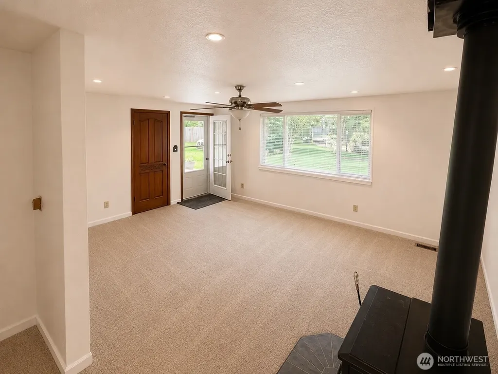 11210 133rd Avenue SE Rainier WA 98576