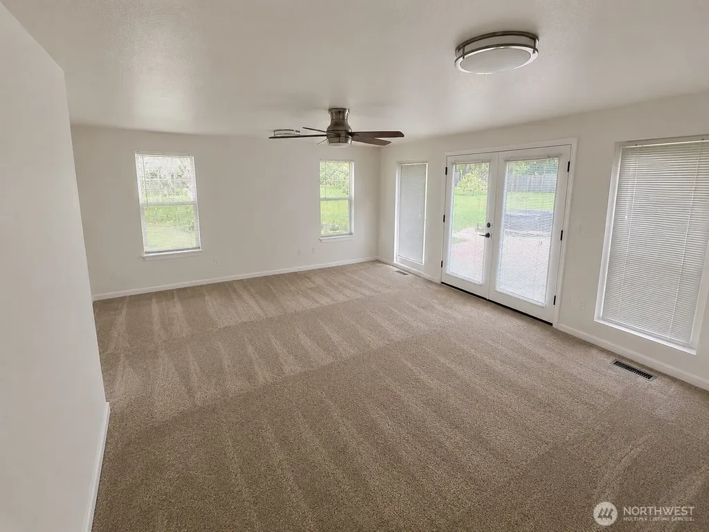 11210 133rd Avenue SE Rainier WA 98576