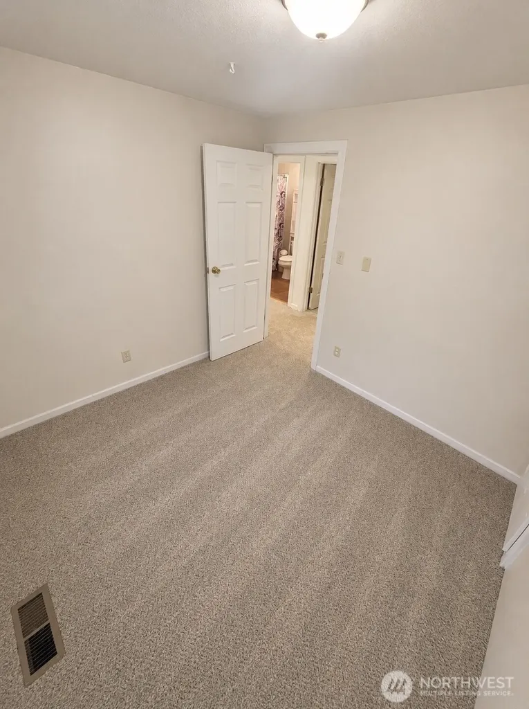 11210 133rd Avenue SE Rainier WA 98576