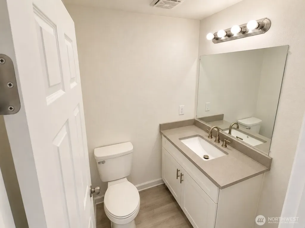 11210 133rd Avenue SE Rainier WA 98576