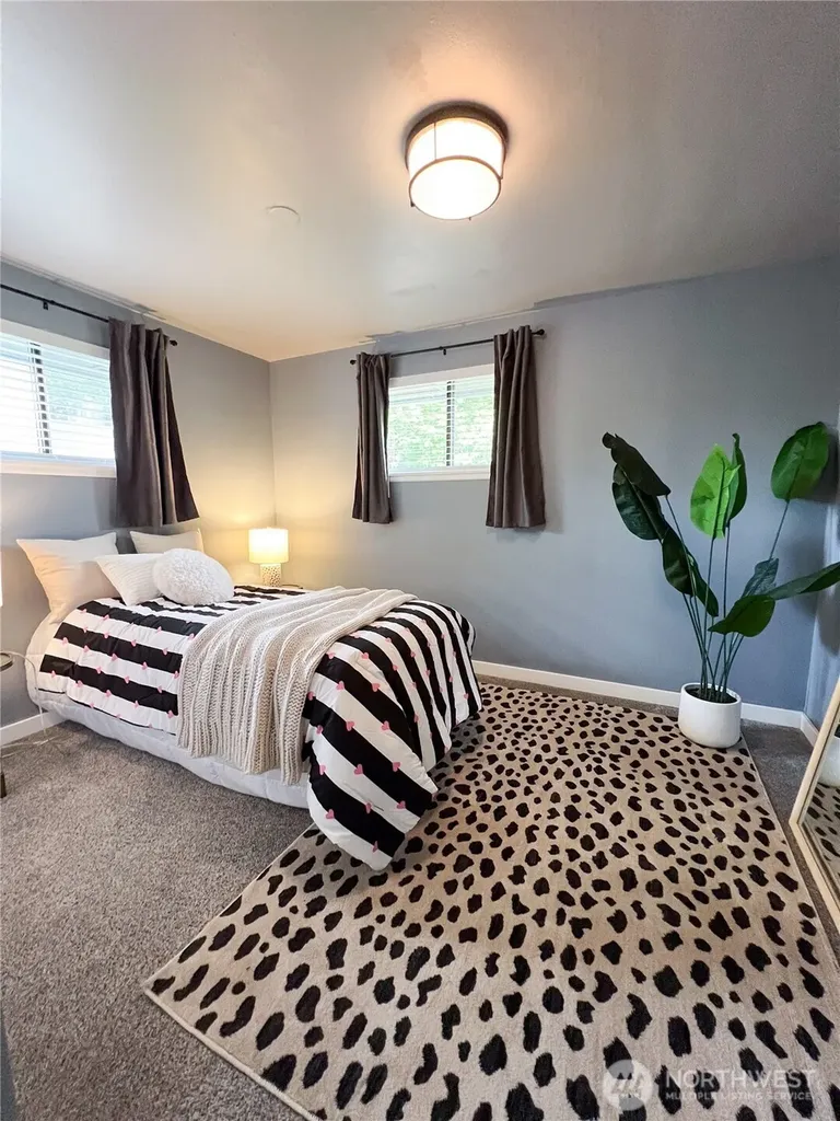 811 Hilltop Avenue Kent WA 98031