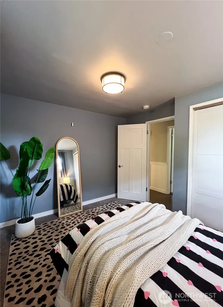 811 Hilltop Avenue Kent WA 98031